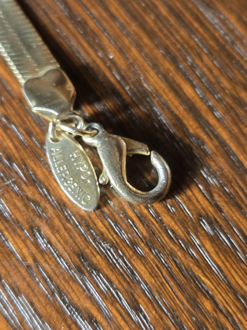 Vintage Gold Tone Herringbone Chain Necklace.